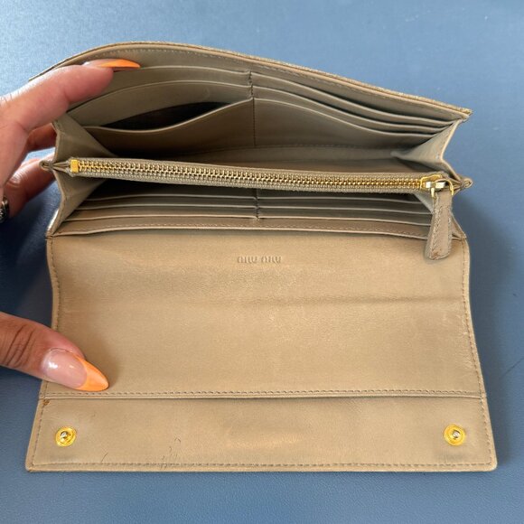 Miu Miu Croc Embossed Tan Long Wallet - Picture 4 of 5